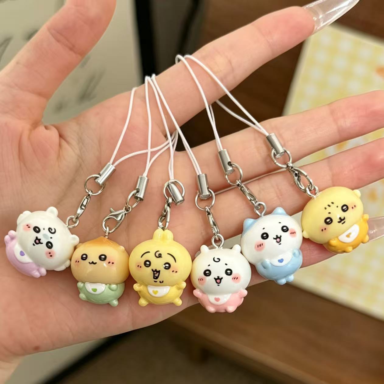 قلادة راتنجية صغيرة لطيفة على  - مراجعة Phone Accessories For Girls وسعره
