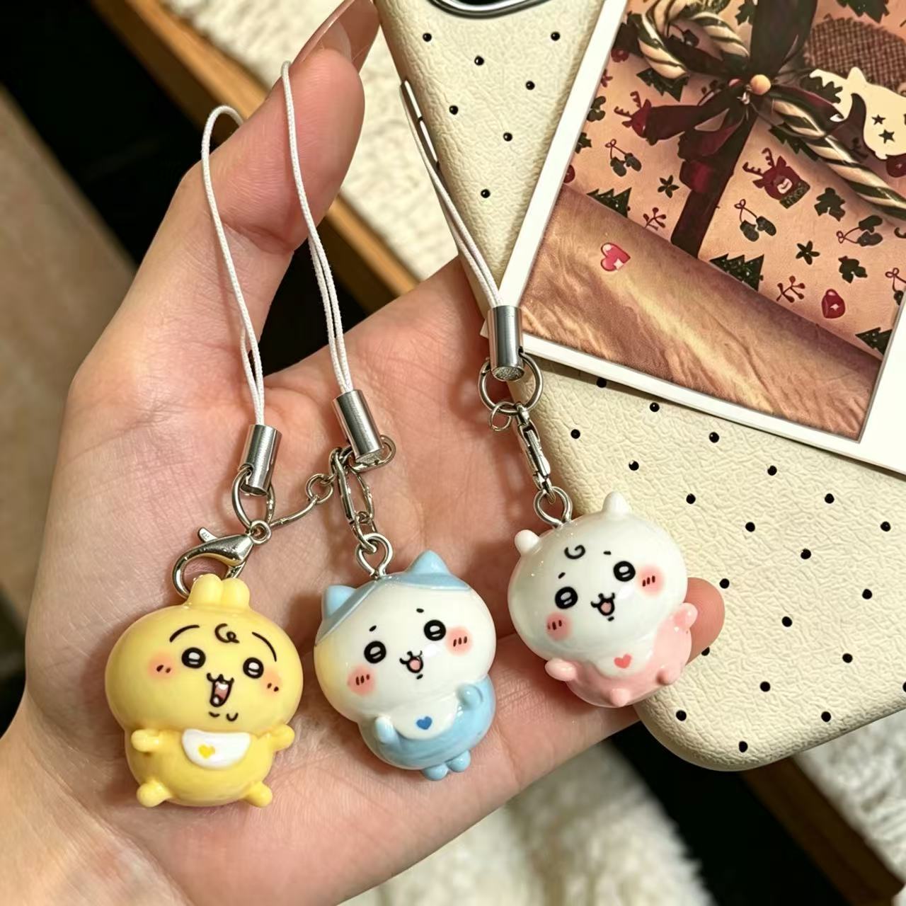 قلادة راتنجية صغيرة لطيفة على  - مراجعة Phone Accessories For Girls وسعره