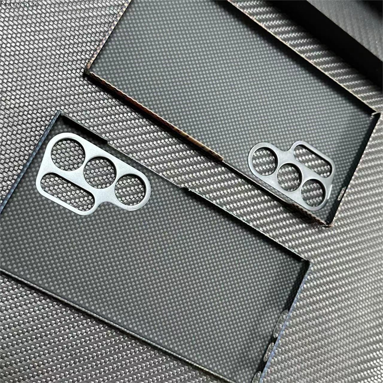 غطاء حماية جديد أصلي من ألياف  - مراجعة Phone Accessories Pouch وسعره